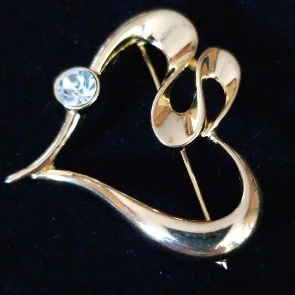 Vintage Heart Rhinestone Brooch Gold Tone - Picture 10 of 12